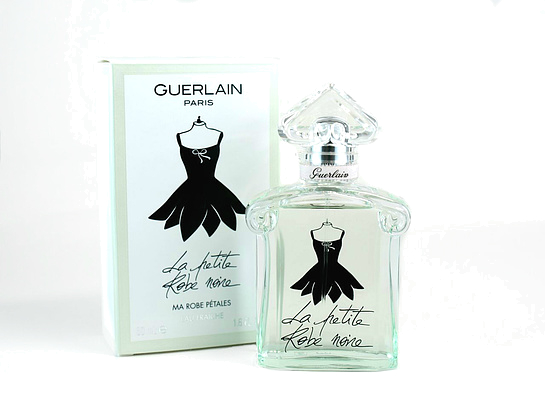 Новое черное платье от Guerlain.